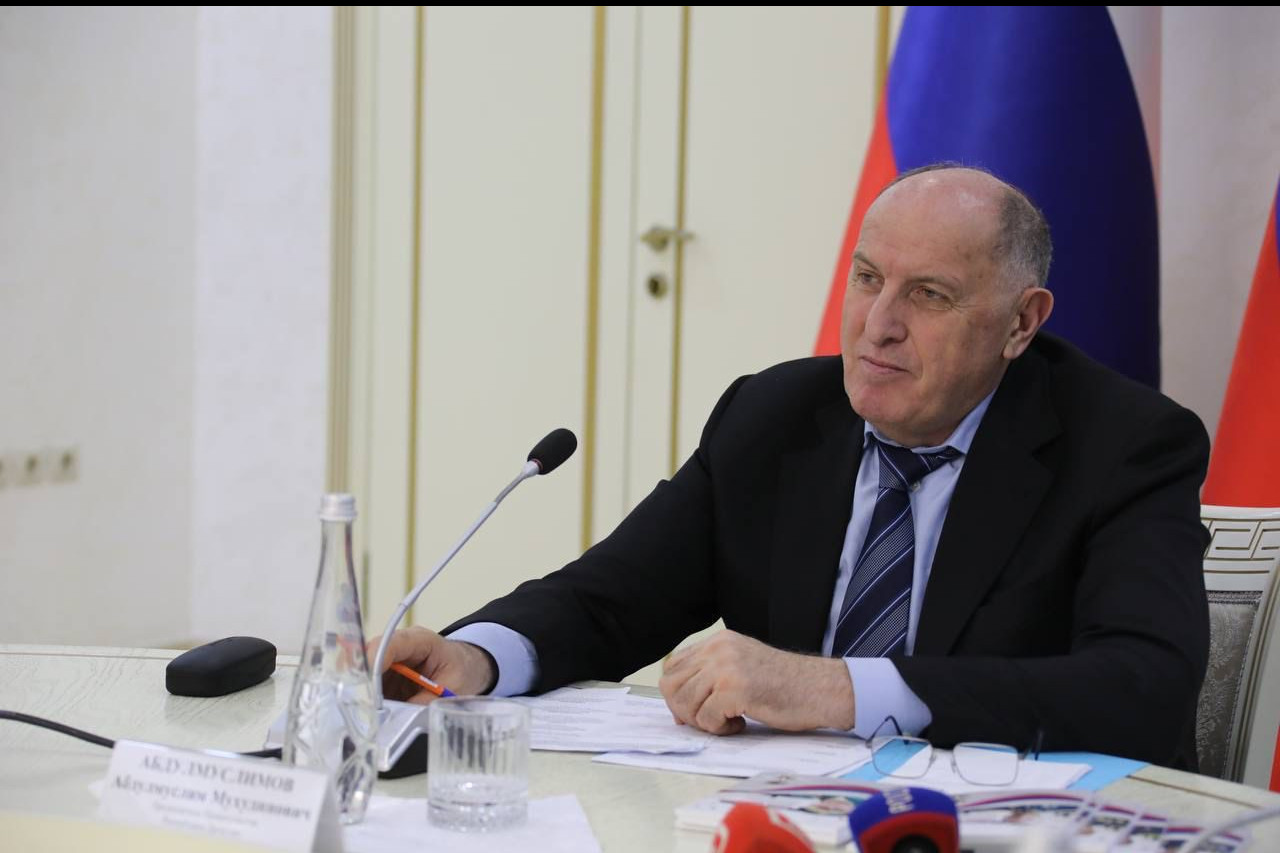 Джамбулат Салавов поздравил Абдулмуслима Абдулмуслимова с присвоением ордена почета Республики Дагестан